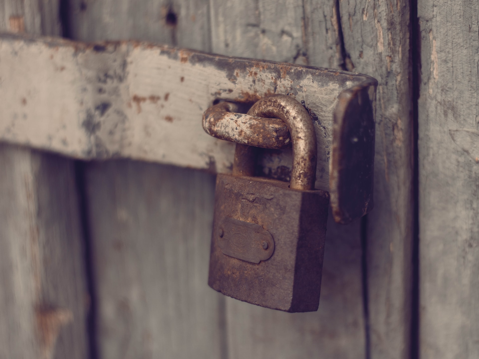 /en/phase-out-legacy-authentication-preface/images/lock.jpg